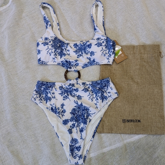 Other - Berlook / XS / Small / O-Ring Cutout Floral One-Piece Swimsuit